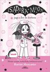 ISADORA MOON JUGA A FER DE DOCTORA | 9788419688224 | MUNCASTER, HARRIET